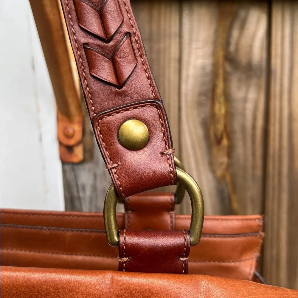 Coach - Picture 3 of 11